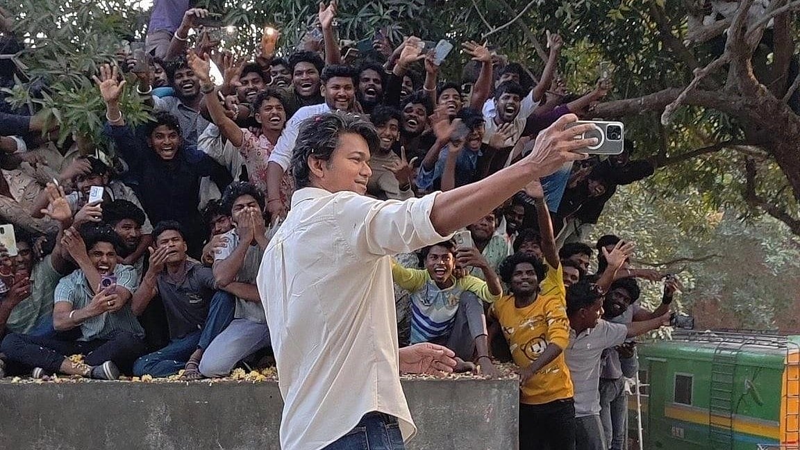 Thalapathy 69: லாக்கான ஸ்க்ரிப்ட், கதை கேட்பதை நிறுத்திய விஜய்; கடைசி படத்தின் இயக்குநர் இவர்தானா?