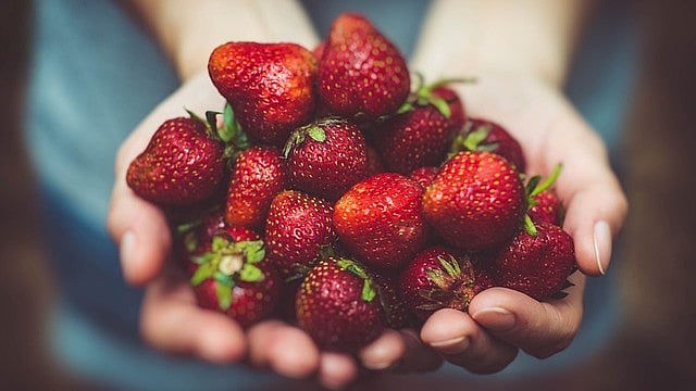 Strawberry சாப்பிட்டதால் சிறுவன் உயிரிழப்பு? நாம் தெரிந்துகொள்ள வேண்டியது என்ன..?