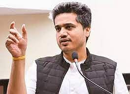 ரூ.50 கோடி சொத்து பறிமுதல்... `இப்போது நான் பாஜக-வில் சேரவேண்டுமா?’ -  கொதிக்கும் சரத் பவார் பேரன்