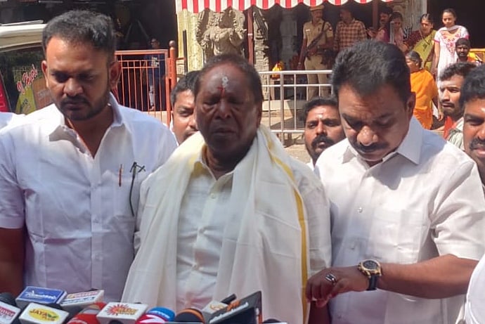 `பிரதமர் மோடி, அளவுக்கு மீறி  பொய் சொல்லி வருகிறார்..!' - நாராயணசாமி கடும் விமர்சனம்