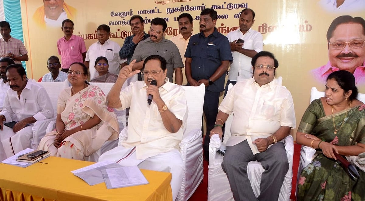 ``கர்நாடகாவில் இருந்து தண்ணீர் எப்படி பெறுவது என்று எங்களுக்குத் தெரியும்?” - துரைமுருகன்