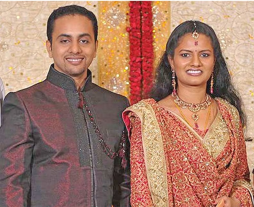 நவீன் தாமஸ் - தேவி