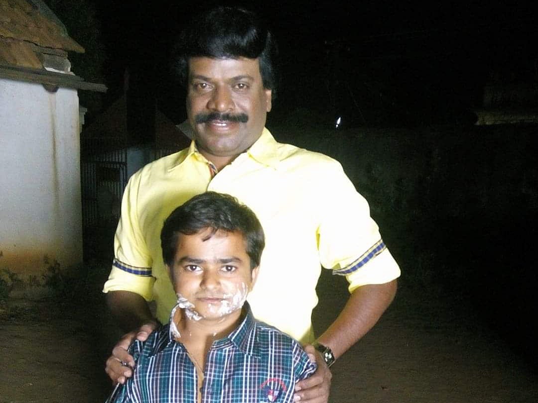 நடிப்பின் மீது தீராக் காதல்... பிழைப்புக்காக செல்போன் கடை;  ‘நாதஸ்வரம்’ சீரியல் காஜாவின் கதை!