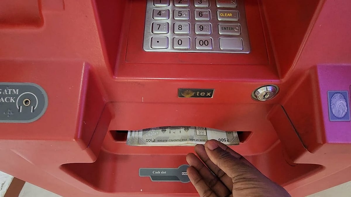 ஏ.டி.எம் பரிவர்த்தனைகளுக்கு இன்று முதல் கட்டணம் உயர்வு! - எவ்வளவு தெரியுமா?