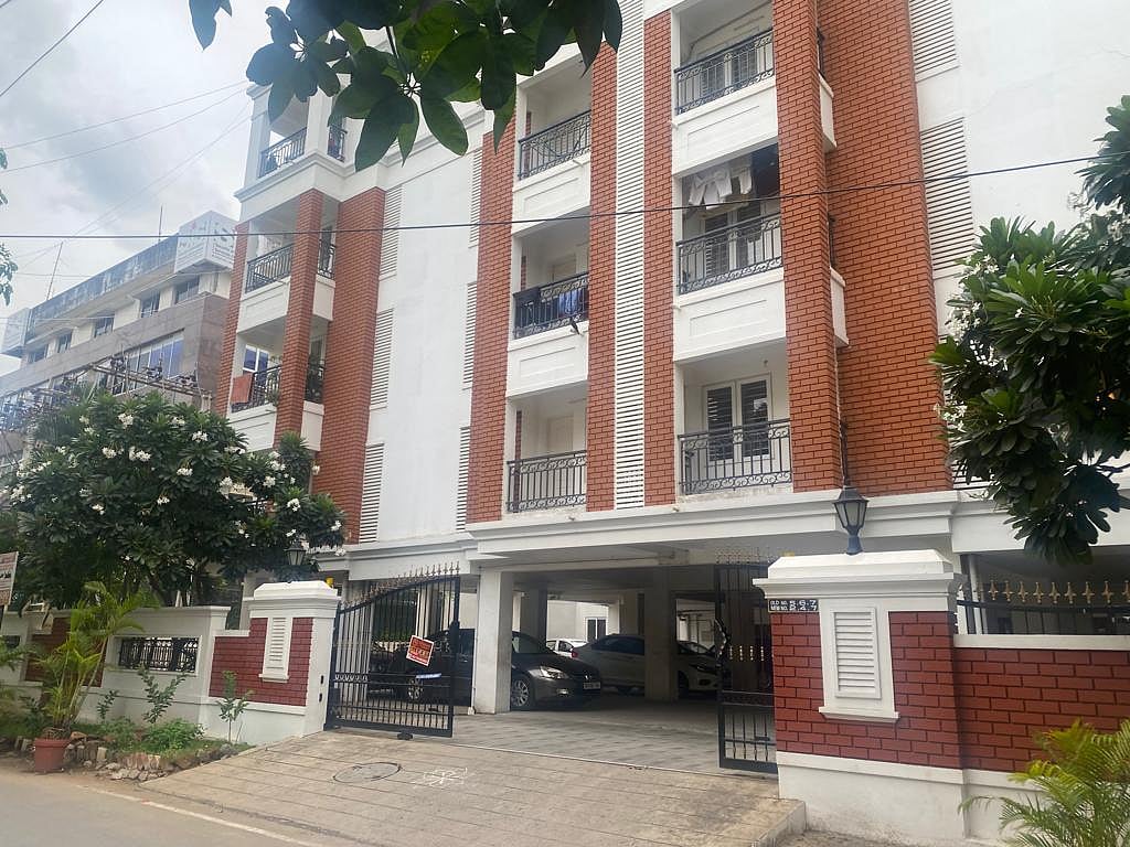 ``ரூ.4.45 கோடிக்கு வீடு வாங்கியும் வாடகை வீட்டிலிருக்கிறேன்..!