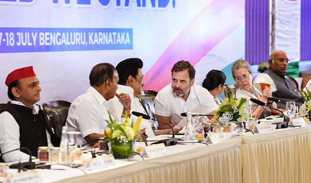 13 சட்டமன்ற தொகுதிகளில் இடைத்தேர்தல்... இந்தியா கூட்டணி ‘ஆதிக்கம்’ சொல்லும் செய்தி என்ன?!