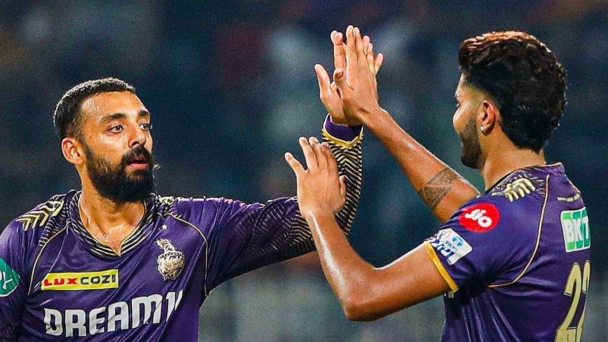 KKR v DC: அசால்ட் சால்ட், வருண் `சுழல்'வர்த்தி; போராடிய அக்ஸர், குல்தீப்; டெல்லியை வென்ற கொல்கத்தா!