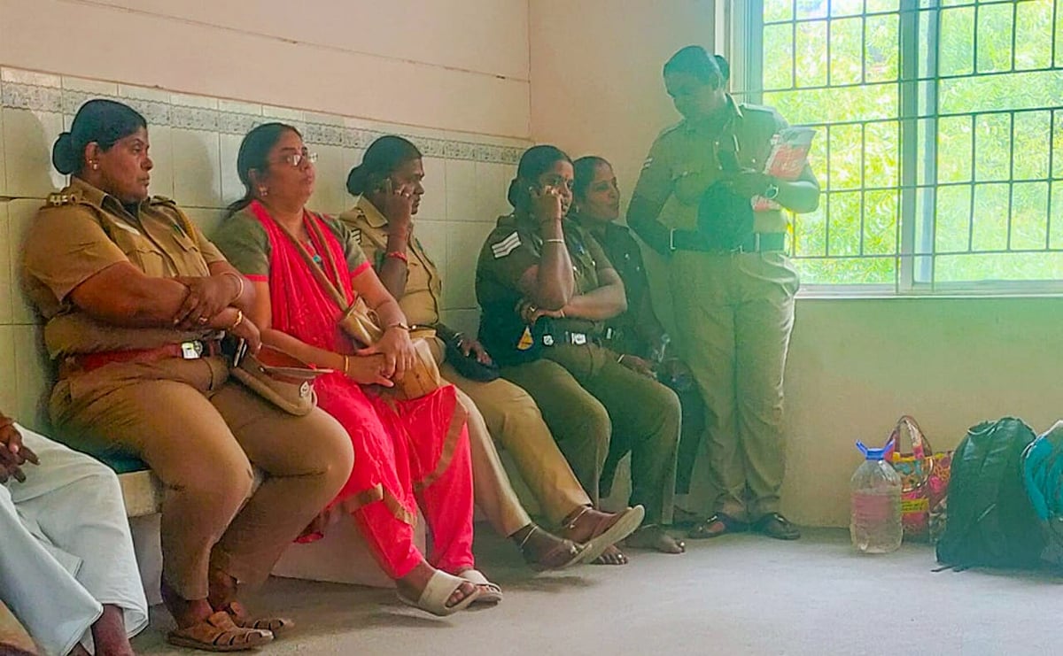 `நிர்மலா தேவி குற்றவாளி; மற்ற இருவர் விடுதலை!'- மாணவிகளை தவறாக நடத்த முயன்ற வழக்கில் கோர்ட் தீர்ப்பு