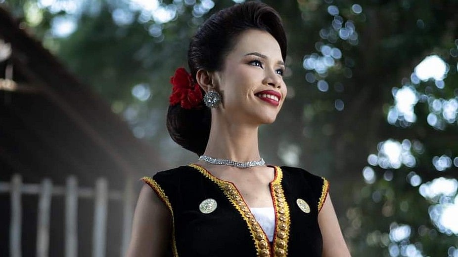 Malaysia: தாய்லாந்தில் நடனமாடிய மலேசிய மாடல்; பேரழகி பட்டத்தைப் பறித்த நிறுவனம் - காரணம் என்ன?