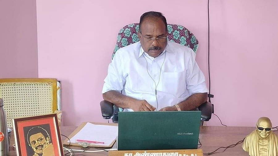 பட்டுக்கோட்டை திமுக எம்.எல்.ஏ அண்ணாதுரை மீது வரிசைகட்டும் புகார்கள் - மா.செ பதவிக்கு சிக்கலா?!