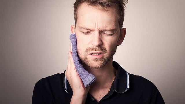 Happy Teeth: 40 வயசுலயும் ஞானப்பல் தொந்தரவு கொடுக்குமா?