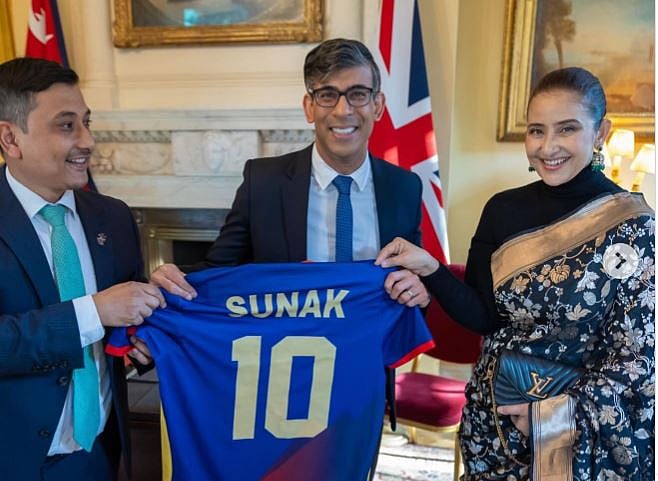 Manisha Koirala: இங்கிலாந்து பிரதமர் ரிஷி சுனக்கை சந்தித்த நடிகை மனிஷா கொய்ராலா - காரணம் என்ன?!