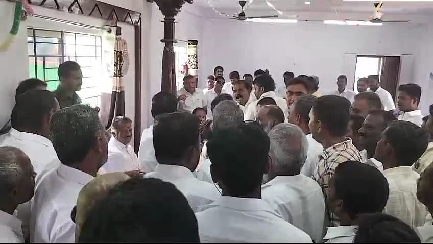 'எங்களை ஏன் முகவர்களாக நியமிக்கவில்லை?' - ஓ.பி.எஸ்ஸுடன் வாக்குவாதத்தில் ஈடுபட்ட பாஜக-வினர்