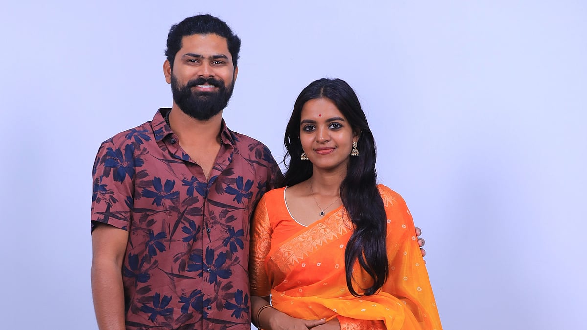 Neeya Naana Viral Couple: `நாய் கடிச்ச பாதிப்புல இருந்து என் பையன் இன்னும் மீளல!' - தமிழரசி சபரிநாத்