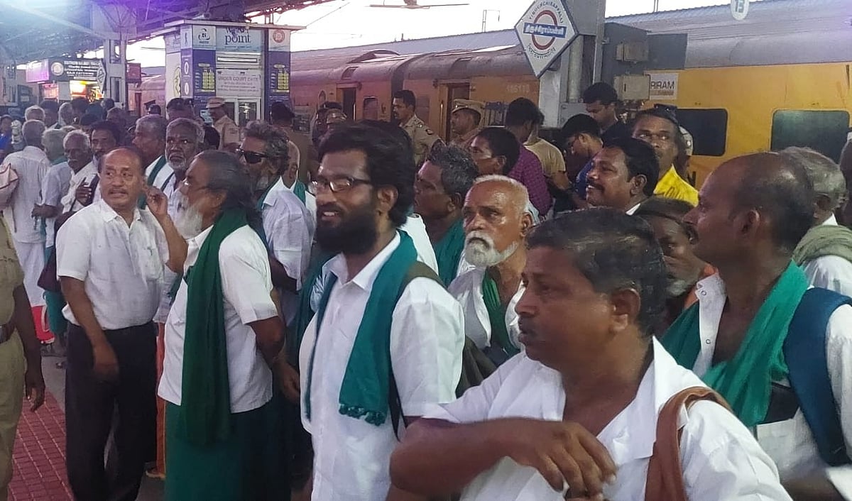 ரயில்வே துறை சூழ்ச்சி..? பிரதமர் மோடியை எதிர்த்து போட்டியிட சென்ற 111 விவசாயிகள் கைது..!