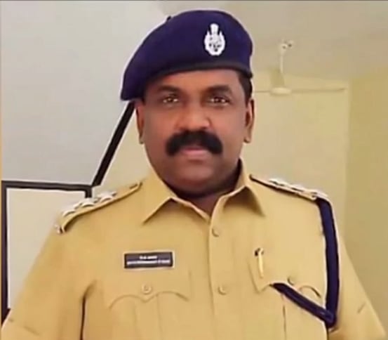 ரௌடி வீட்டுக்கு விருந்து சாப்பிடச் சென்ற டி.எஸ்.பி சஸ்பெண்ட்; போலீஸ் ரெய்டில் சிக்கிய பின்னணி என்ன? 