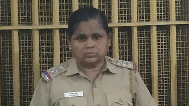 புகார்தாரரின் 95 பவுன் நகைகள்... ரூ.42 லட்சத்துக்கு அடமானம் - `அடேங்கப்பா’ பெண் இன்ஸ்பெக்டர்!