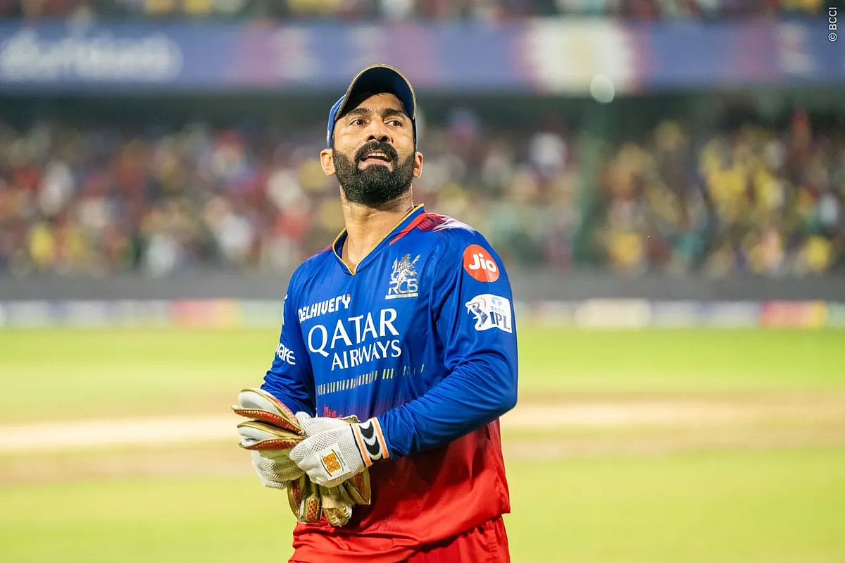 DK : `தினேஷ் கார்த்திக் மேல மரியாதை கூடிருச்சு!' - பயிற்சியாளர் ஆன்டி ஃப்ளவர் நெகிழ்ச்சி