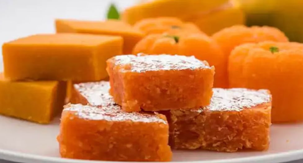 ஸ்வீட் மீது ஒட்டப்படும் சில்வர் பேப்பர் மாட்டுக் குடலா? | Animal Silver Leaf