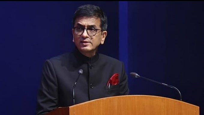 `பிரம்படி; 5-ம் வகுப்பில் அந்த நாள்..!' - பள்ளிப் பருவத்தை நினைவுகூர்ந்த டி.ஒய்.சந்திரசூட்