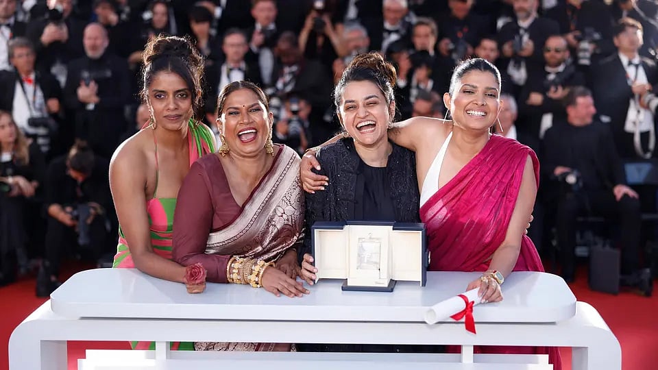 Cannes: `8 நிமிடங்கள் இடைவிடாத கை தட்டல்!' - சாதனை படைத்த இந்திய படைப்புகள்!