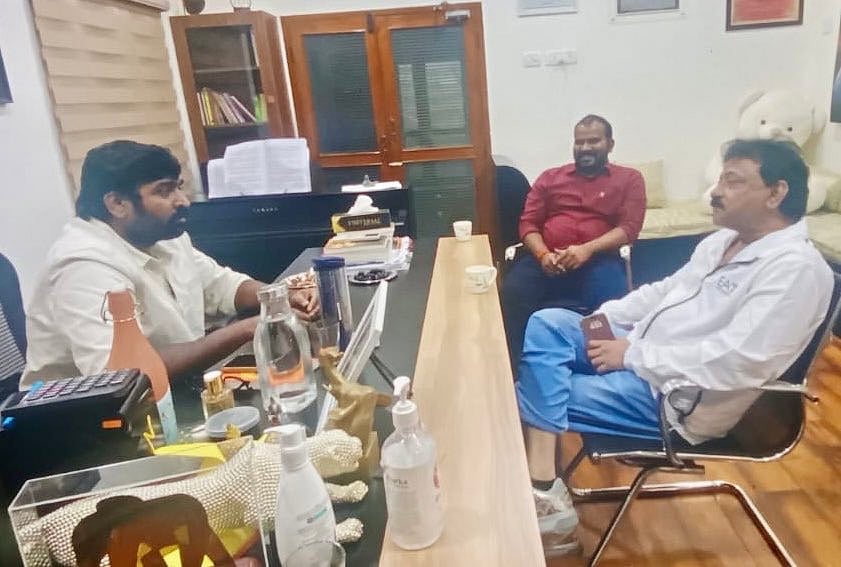 “விஜய் சேதுபதி திரையில் பார்ப்பதைவிடவும் நேரில் சிறந்த மனிதராக இருக்கிறார்