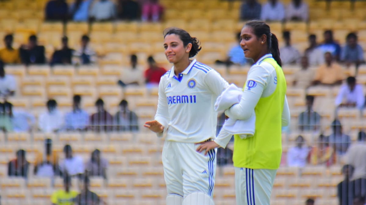 Smriti Mandhana: 4 இன்னிங்ஸ்களில் 492 ரன்கள் - தென்னாப்பிரிக்காவைத் தெறிக்கவிடும் ஸ்மிருதி மந்தனா!