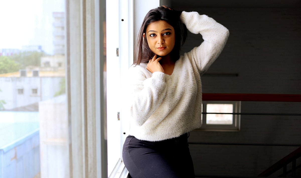 வர்ஷினி சுரேஷ்: `நீ நான் காதல்' தொடரின் கதாநாயகி லேட்டஸ்ட் போட்டோஷூட் |Photo Album