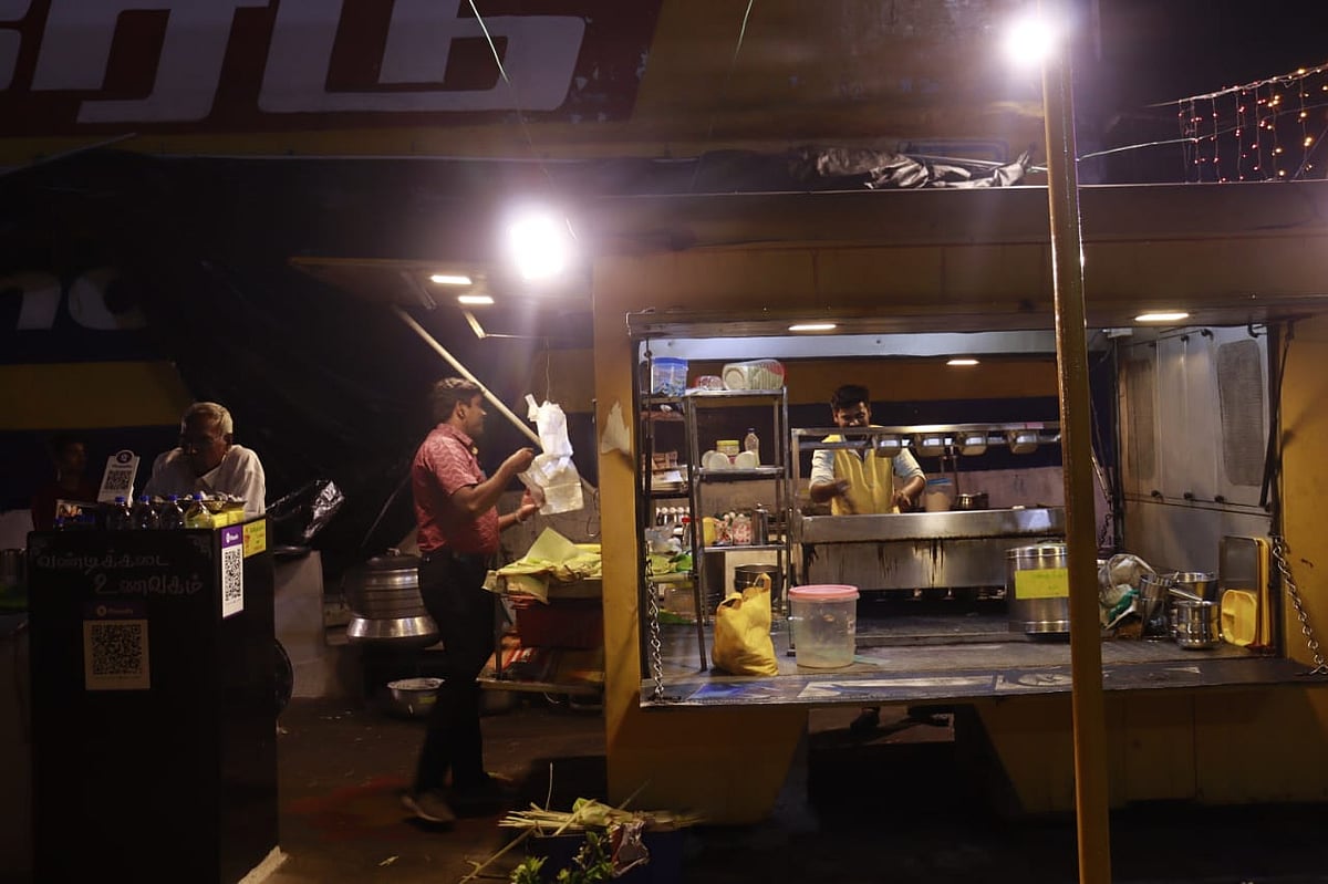 தடை மேல் தடை... சோதனைகளை சாதனையாக்கி  உணவுத் தொழிலில் ஜெயித்த கரூர் நாகப்பன்!