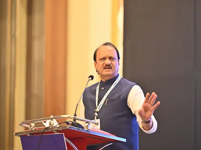 ரூ.25,000 கோடி வங்கி ஊழலில் அஜித் பவாருக்கு தொடர்பா?! அமலாக்கபிரிவு குற்றச்சாட்டு; போலீஸ் மறுப்பு