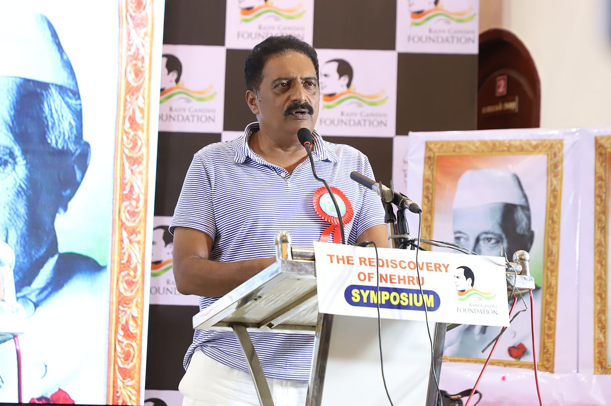 Prakash Raj: `நான் தமிழனா இல்லையா என மக்களிடம் கேளுங்கள்..!' - எல்.முருகனுக்கு பிரகாஷ் ராஜ் பதில்!