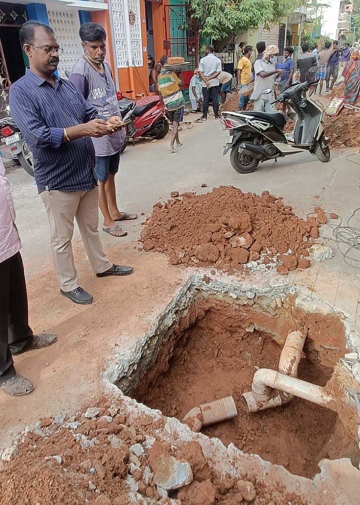 சேம்பர்கள் அமைக்கும் பணி