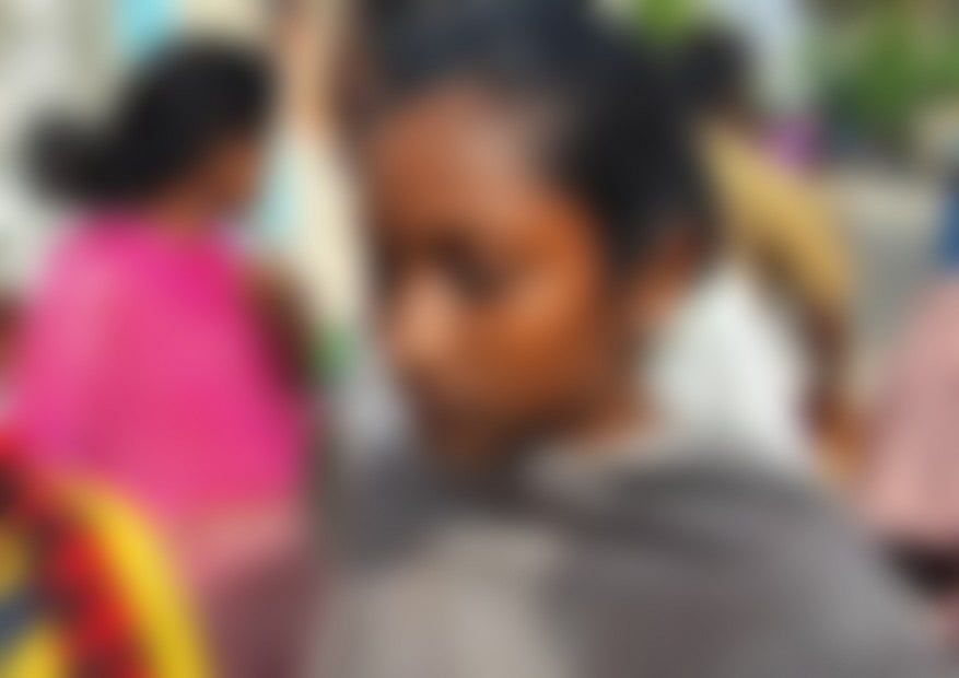 பெற்றோரை இழந்த சிறுமி