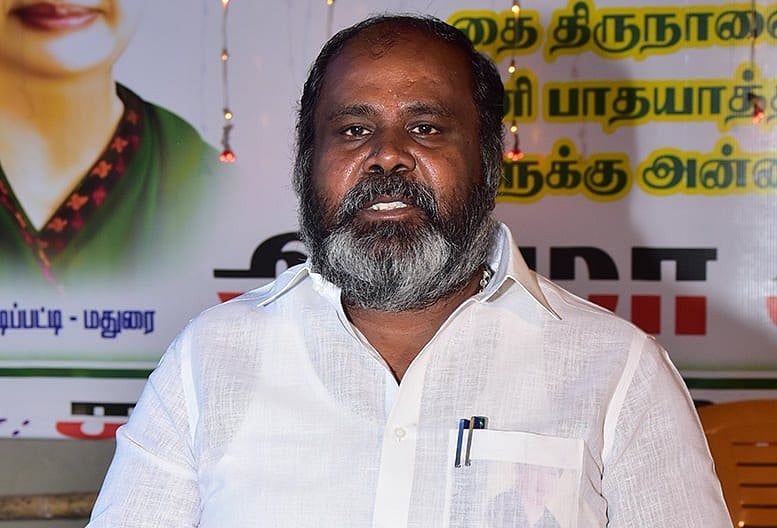 `வயிறு எரிகிறது; 2 நாள்களாகச் சாப்பிடவில்லை!' - கருத்துக்கணிப்பு முடிவுகள் குறித்து ஆர்.பி.உதயகுமார்