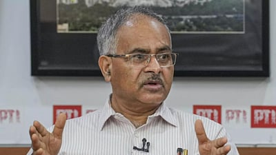 பாபர் மசூதி இடிப்பு, குஜராத் கலவரம் நீக்கம்... `வன்முறையை ஏன் கற்பிக்கவேண்டும்?’ - NCERT விளக்கம்