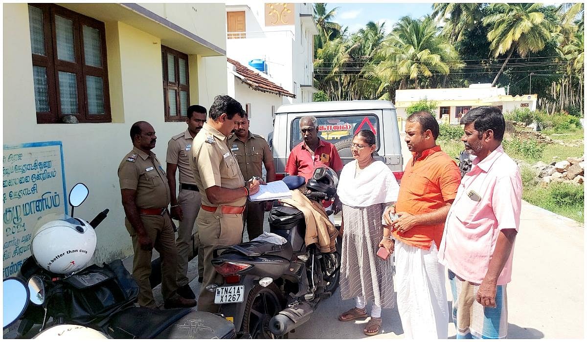 கள்ளச்சாராயமா... மதுவா..? பொள்ளாச்சி அருகே உடல்நலம் பாதிக்கப்பட்ட 2 பேர்; காவல்துறை விளக்கம்!