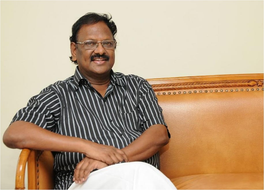 உலகத் தமிழ்ப் பீட விருது: ”விருதோ, புகழோ என்னை அசைத்து விடாது!” - அறிவுமதி பேட்டி