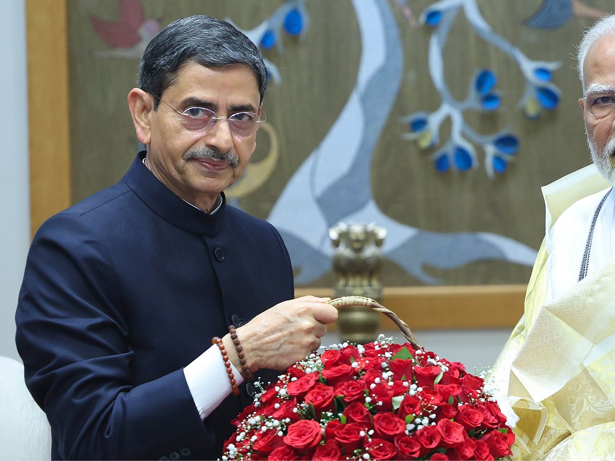 ஆர்.என்.ரவி, மோடி