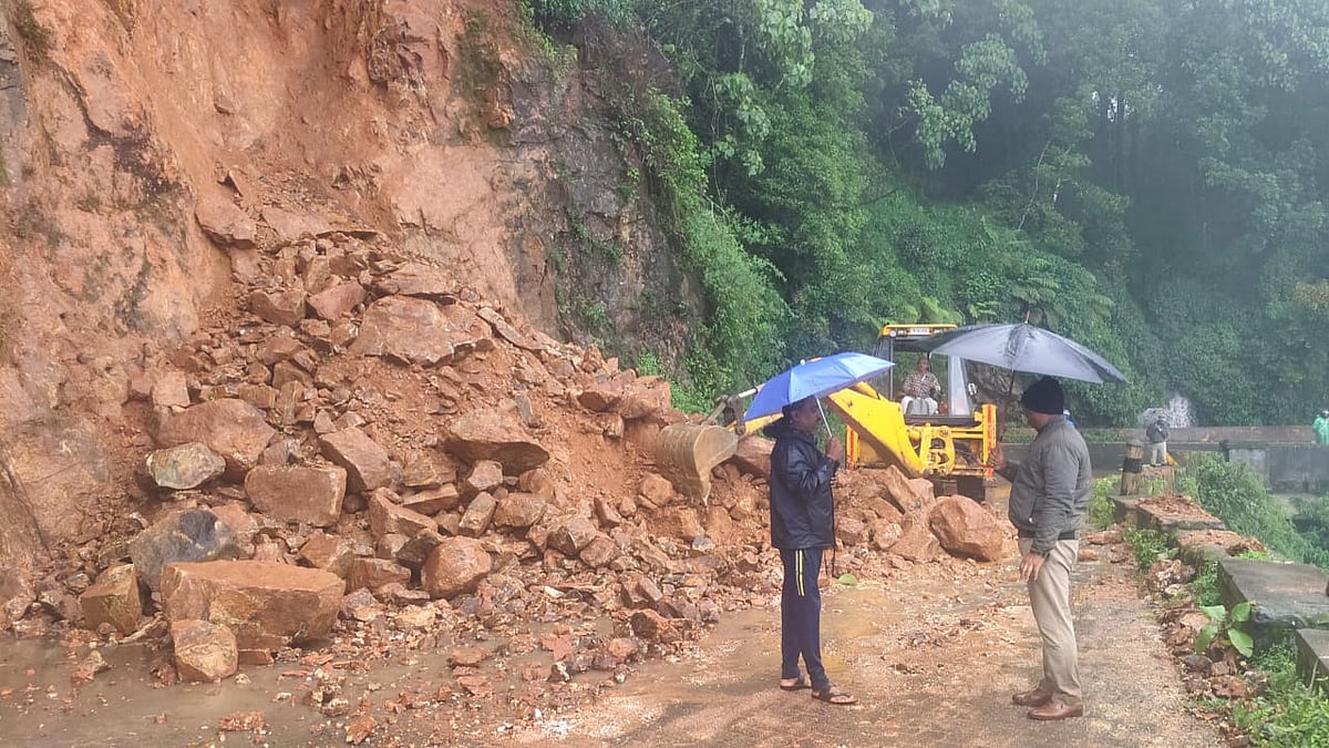 Ooty: அவலாஞ்சியில் 372 மி.மீ மழை; சுற்றுலாவுக்கு தடை - மக்கள் பாதுகாப்பாக இருக்க அறிவுறுத்தல்!