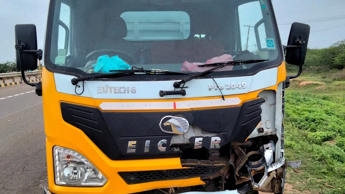 சமயபுரம் பாதயாத்திரை சென்ற பக்தர்கள் கூட்டத்தில் புகுந்த லோடு வேன் - 4 பெண்கள் உட்பட 5 பேர் பலி