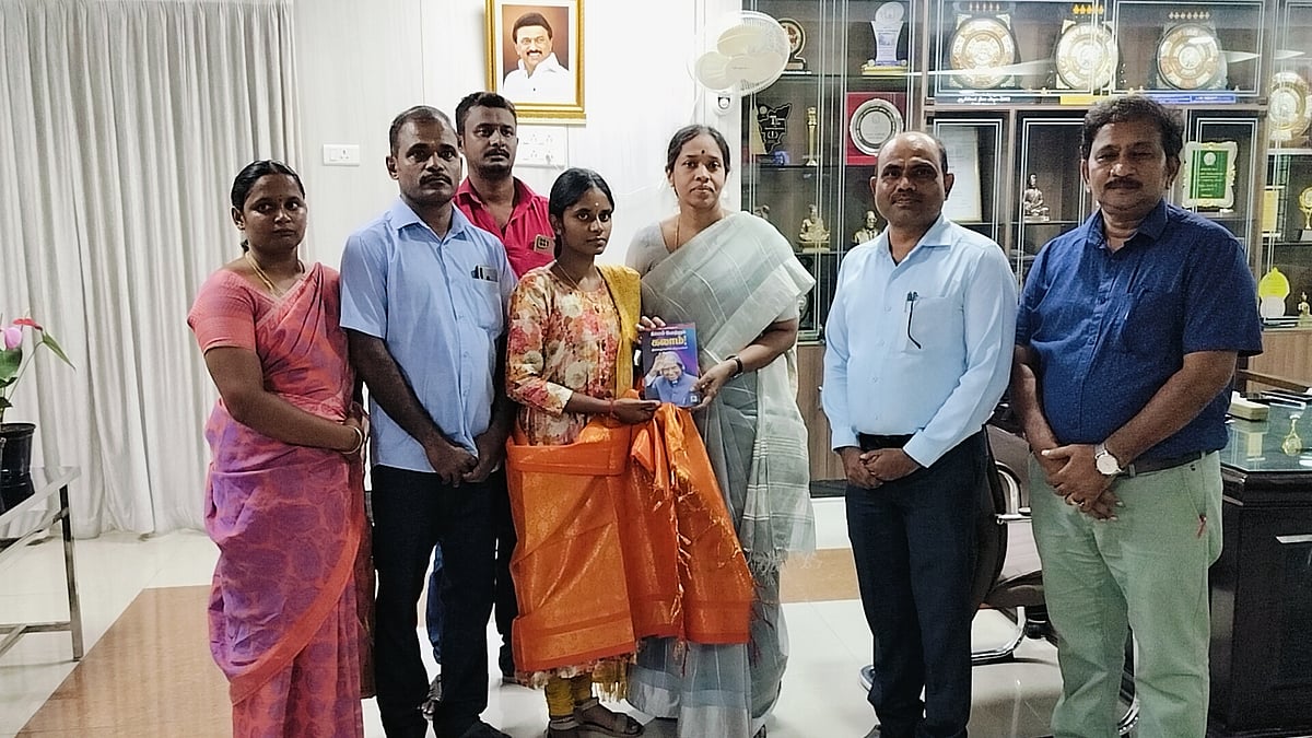 பொறியியல்: 7.5% இட ஒதுக்கீட்டில் மாநில அளவில் முதலிடம் பிடித்த விசைத்தறி தொழிலாளரின் மகள்!