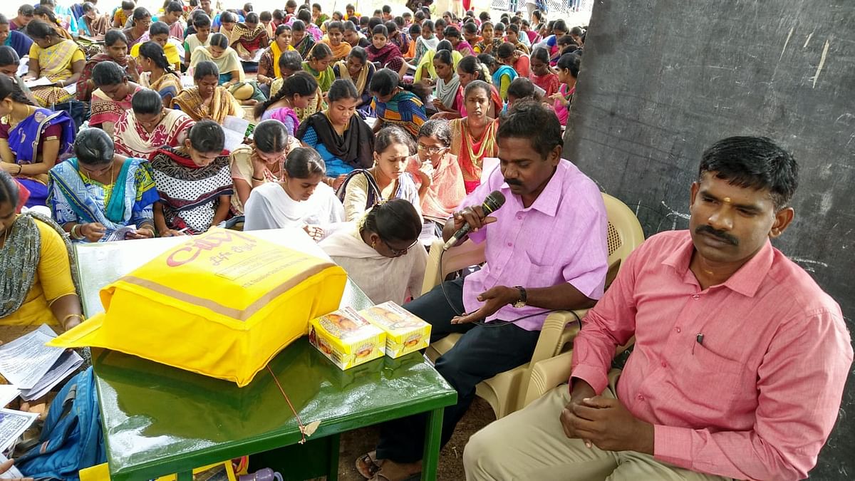 கிராமப்புற மாணவர்களின் போதி மரம் 35 000 அரசுப் பணியாளர்களைத் தந்த கிராமப்புற மாணவர்களின் போதி மரம் 35 000 அரசுப் பணியாளர்களைத் தந்த