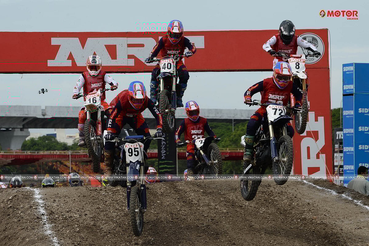 Album: பைக்ஸ் பற..பற..! அந்தரத்தில் பறக்கும் பைக்குகள்! கோவையைக் கலக்கிய சூப்பர் க்ராஸ் பைக் ரேஸ்!