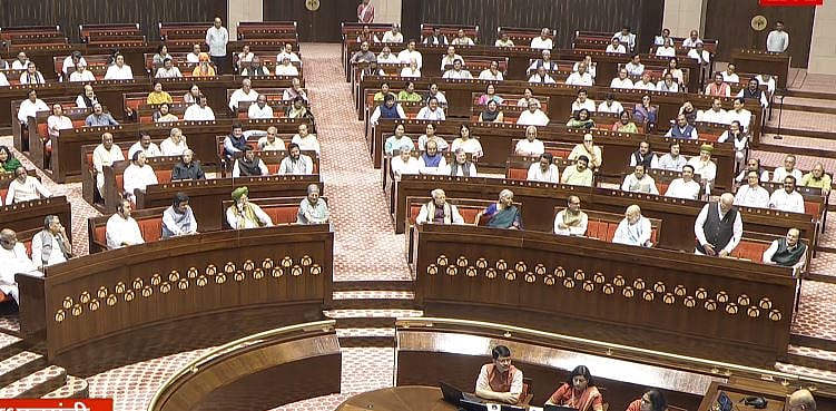 `கைவிலங்கிட்ட அமெரிக்கா, வாய் திறக்காத இந்தியா' - கொதிக்கும் எதிர்க்கட்சிகள்; நாடாளுமன்றத்தில் அமளி!