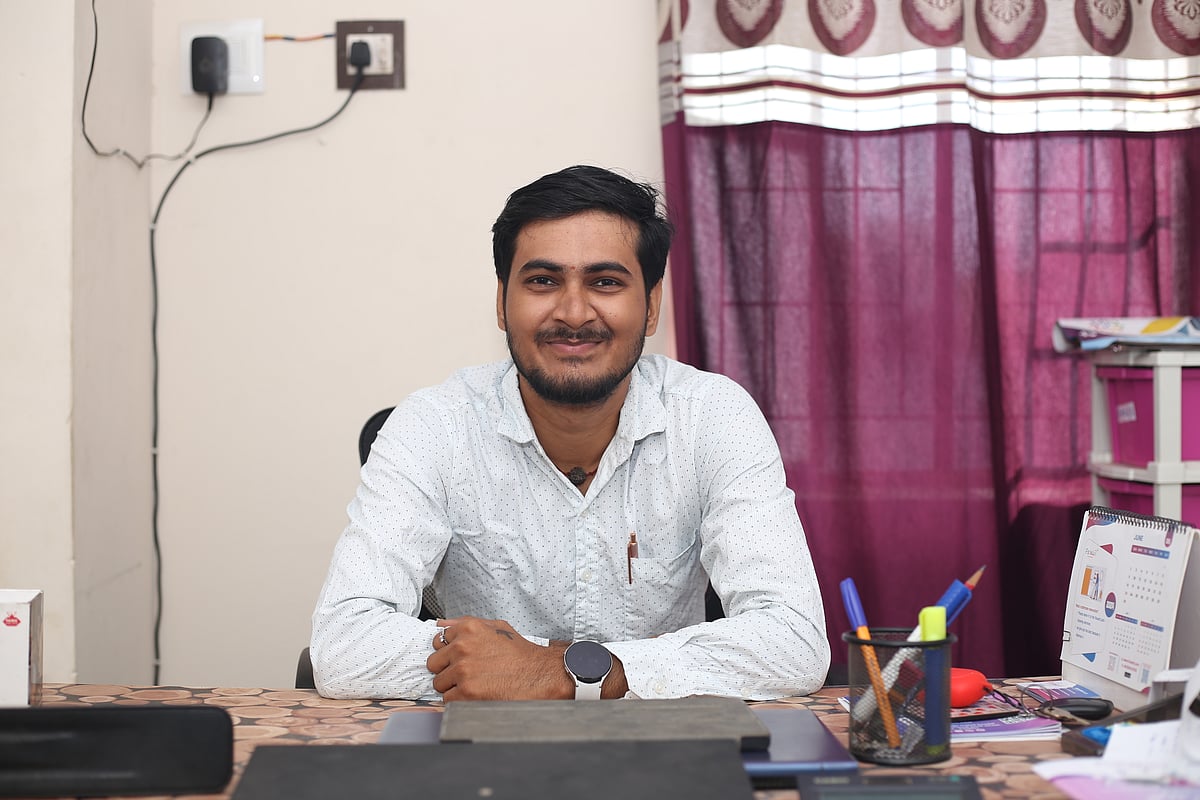 அப்பா எலெக்ட்ரிஷியன்; மகன் ஸ்டார்ட் அப் கம்பெனி ஓனர்...
மதுரையைக் கலக்கும் `ஃபிக்ஸ்வாட்’ அபிலாஷ்!