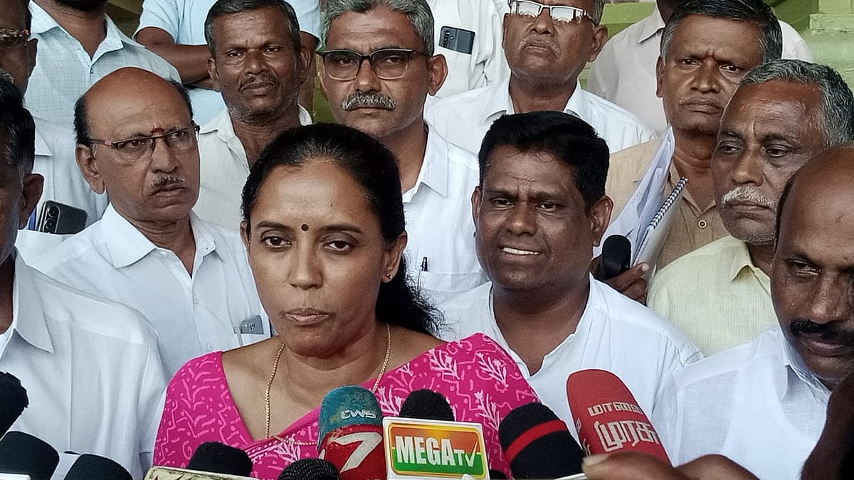 `அண்ணாமலைக்கும், கரூர் அதிமுக-வுக்கும் இடையில் ஊழல் கூட்டணி!' - குற்றம்சாட்டும் ஜோதிமணி