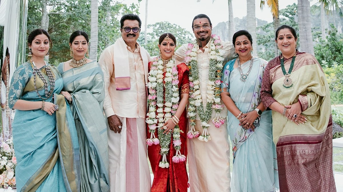 தாய்லாந்தில் கோலாகலமாக நடைபெற்ற வரலக்ஷ்மி சரத்குமார் - நிக்கோலாய் சச்தேவ் திருமணம்! | Photo Album