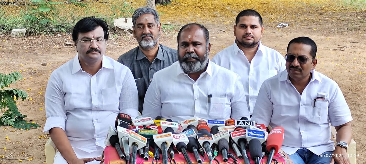 `அண்ணாமலையால் டெல்லி தலைமைக்கே கூட ஆபத்து ஏற்படும்!' - சொல்கிறார் ஆர்.பி.உதயகுமார்