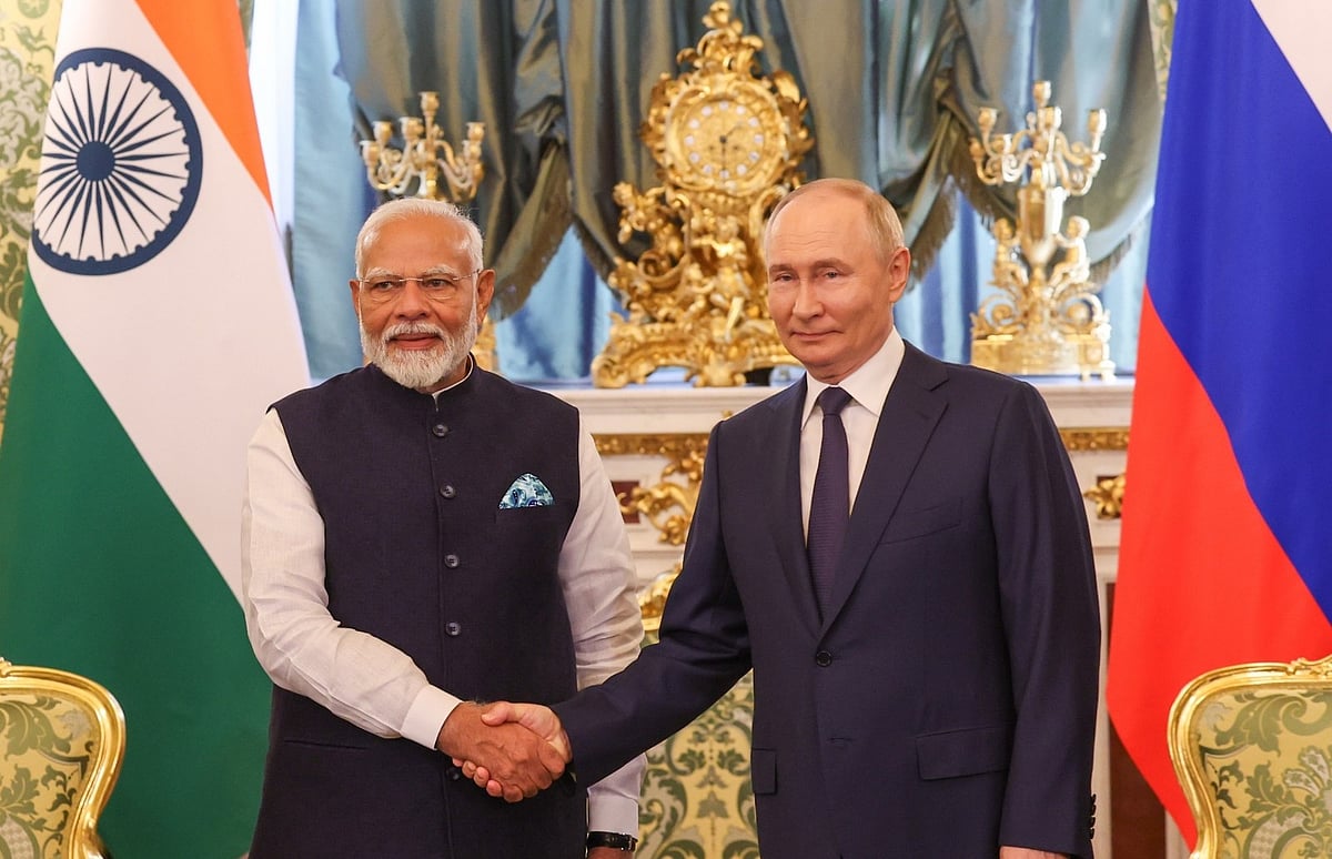 Modi - Putin: நெருக்கம் காட்டும் மோடி - புதின்... கடுகடுக்கும் மேற்குலக நாடுகள் - பின்னணி என்ன?!