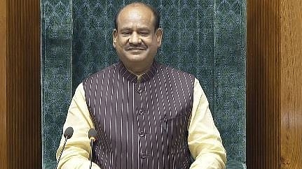 `எம்.பி-க்களின் மைக்-ஐ அணைக்க என்னிடம் ரிமோட் கன்ட்ரோலா?' - சபாநாயகர் ஓம் பிர்லா விளக்கம்!